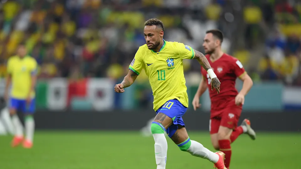 Neymar na posição de centroavante