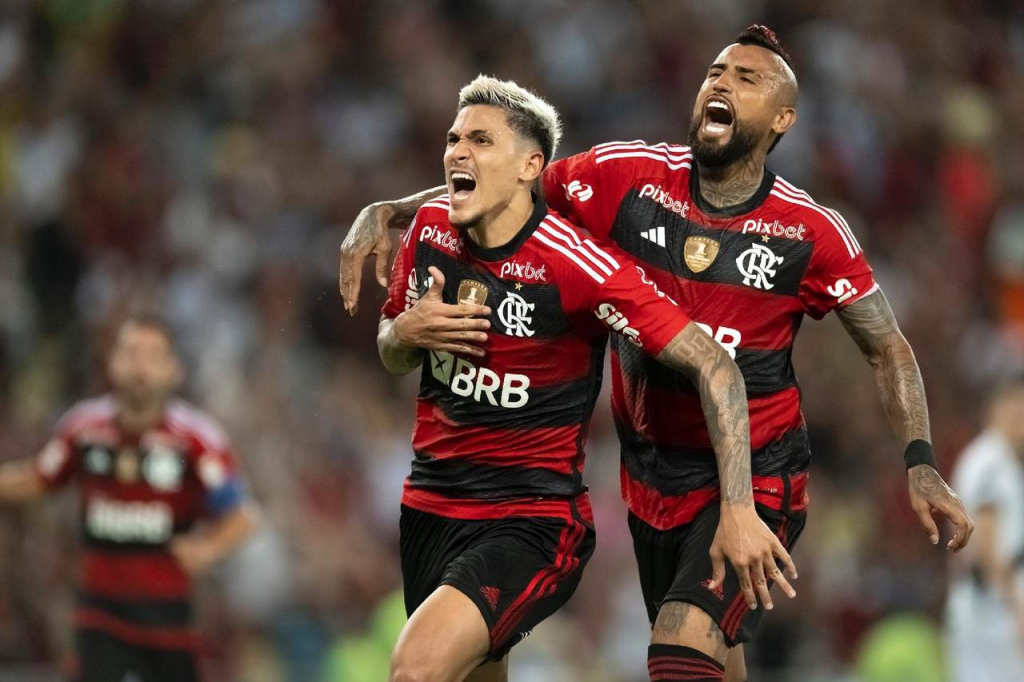 A diversidade e flexibilidade tática na equipe do Flamengo 